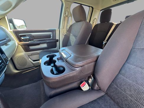 Used 2018 RAM 1500 Big Horn RWD image 29