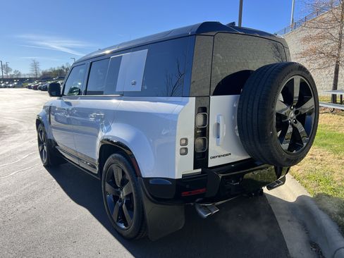 Certified 2023 Land Rover Defender 110 V8 image 5