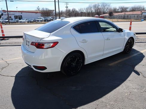 Used 2017 Acura ILX w/ Premium Package image 3