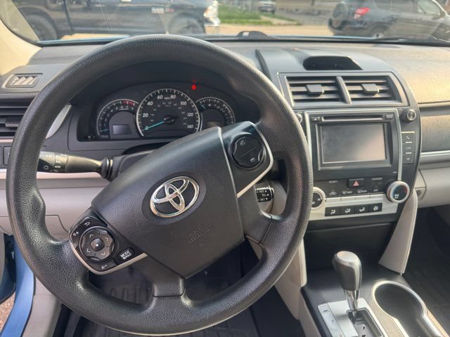 Used 2014 Toyota Camry LE FWD image 11