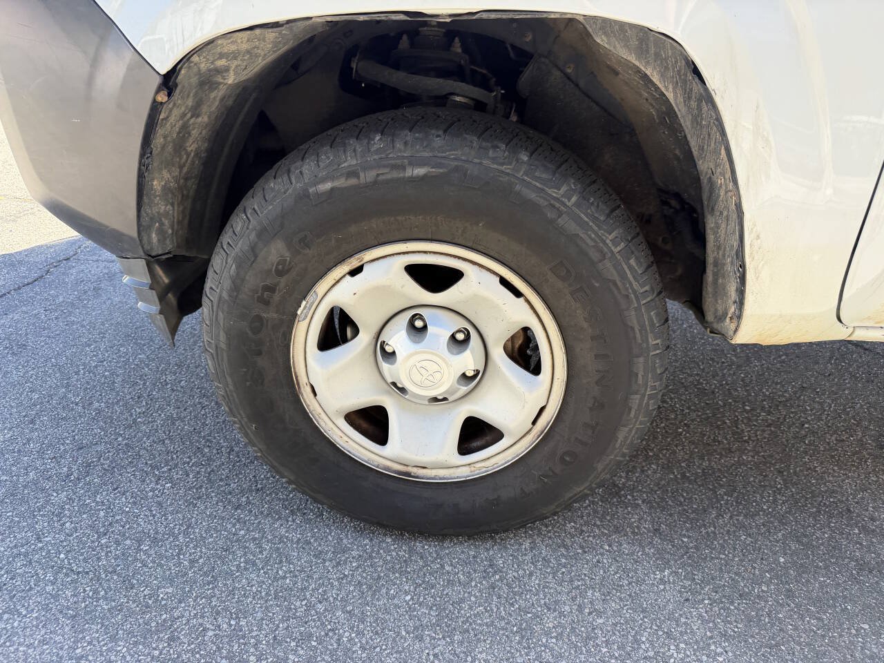 Used 2017 Toyota Tacoma SR RWD image 14