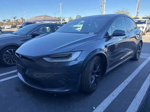 Used 2023 Tesla Model X image 1