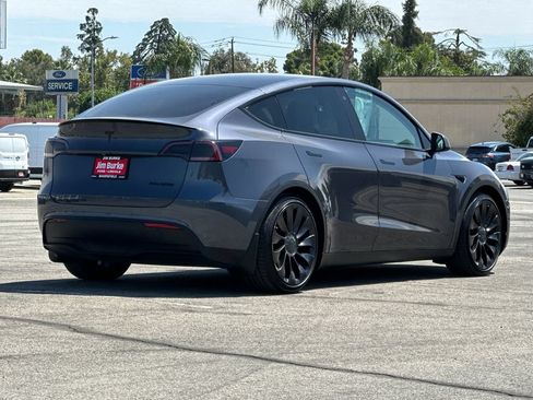 Used 2022 Tesla Model Y Performance AWD/4WD image 3