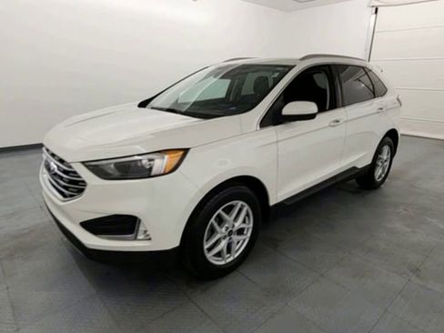 Used 2022 Ford Edge SEL w/ Convenience Package image 3