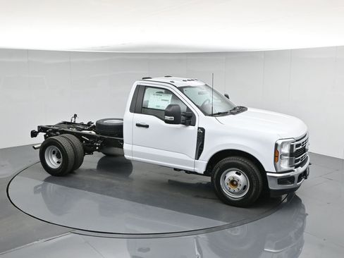 New 2026 Ford F350 XL w/ XL Chrome Package RWD image 34