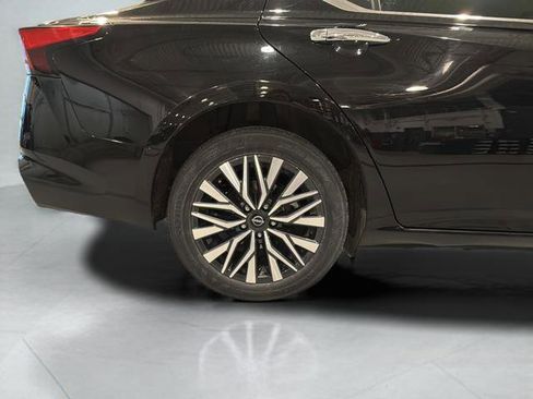 Used 2024 Nissan Altima 2.5 SV image 21