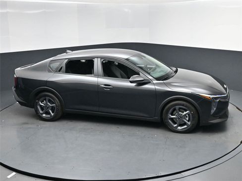 New 2025 Kia K4 LXS image 7