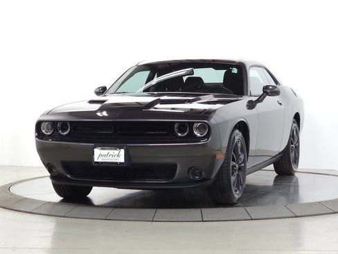 Used 2023 Dodge Challenger SXT w/ Blacktop Package AWD/4WD image 4
