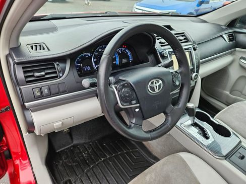 Used 2013 Toyota Camry XLE w/ Leather Pkg FWD image 17