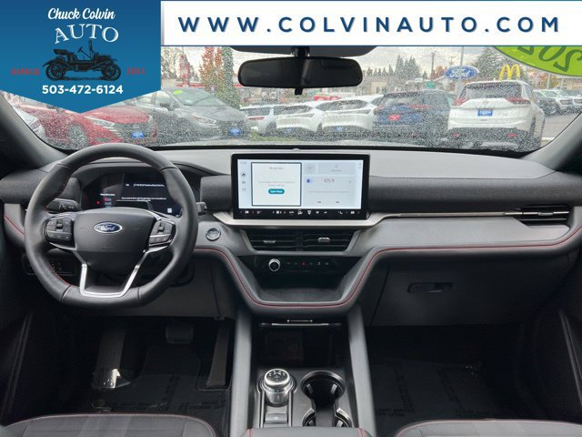 Used 2025 Ford Explorer ST-Line w/ ST-Line Street Pack AWD/4WD image 17