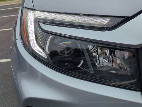 Used 2023 Honda Passport EX-L image 9
