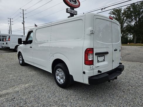 Used 2019 Nissan NV 2500 SV image 3
