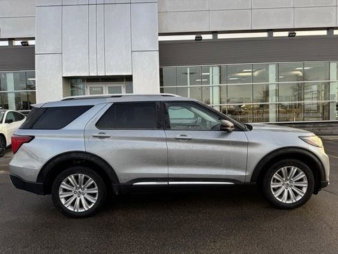 Used 2025 Ford Explorer Platinum w/ LUX Leather Package image 38