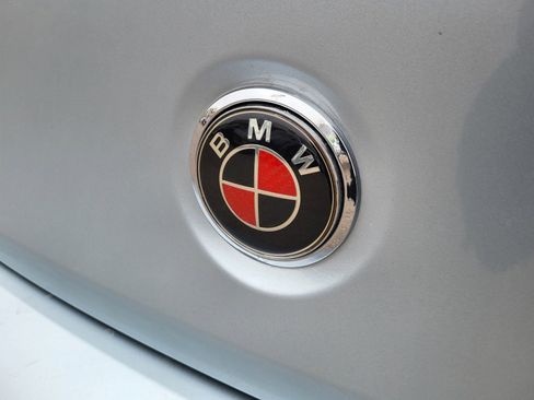 Used 2006 BMW M6 Coupe image 19