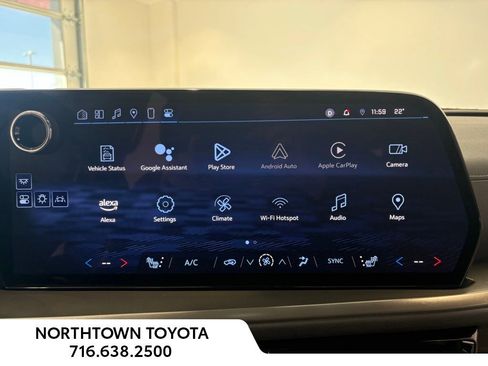 Used 2024 Chevrolet Traverse LT image 10