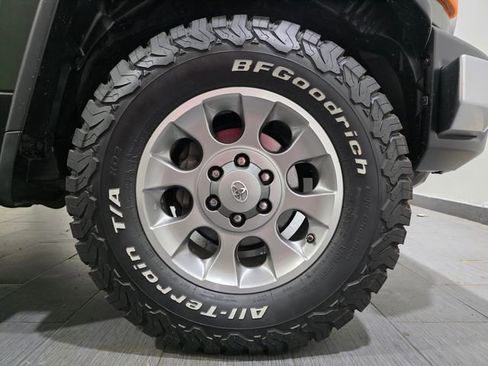 Used 2013 Toyota FJ Cruiser 4WD w/ Upgrade Pkg image 25