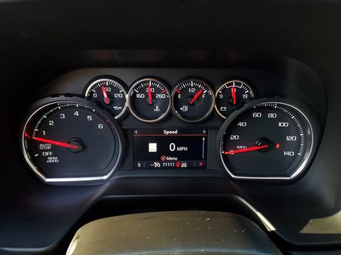 Used 2021 Chevrolet Tahoe Z71 w/ Luxury Package AWD/4WD image 28