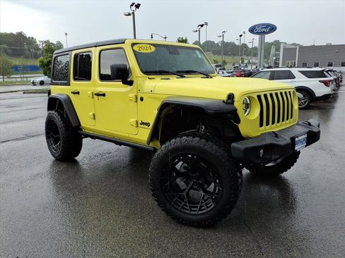 Used 2024 Jeep Wrangler Unlimited Sport AWD/4WD image 3