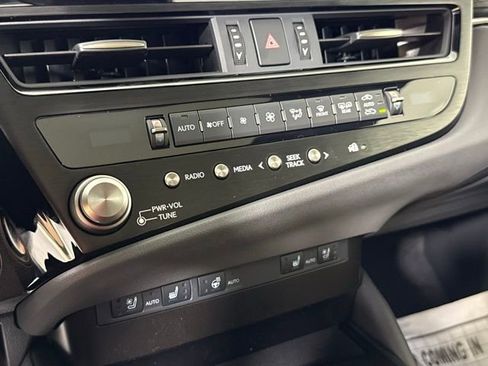New 2025 Lexus ES 350 w/ Premium Package image 18