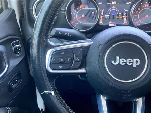 Used 2020 Jeep Wrangler Unlimited Sahara AWD/4WD image 19