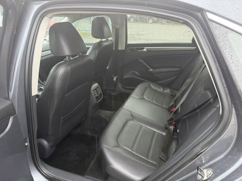 Used 2017 Volkswagen Passat 1.8T SE FWD image 27