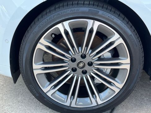 New 2025 Land Rover Range Rover Sport Dynamic SE AWD/4WD image 32