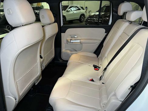 Certified 2025 Mercedes-Benz GLB 250 4MATIC image 18