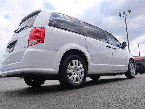 Used 2019 Dodge Grand Caravan SE w/ UConnect Hands-Free Group FWD image 21