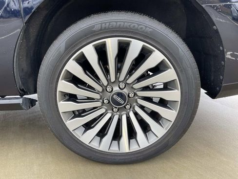 Used 2021 Lincoln Navigator L Reserve w/ Luxury Package image 11