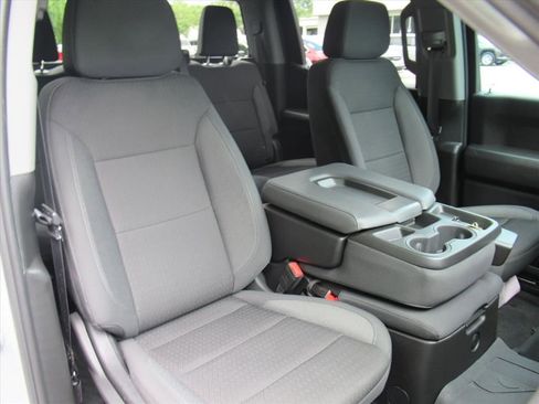 Used 2024 Chevrolet Silverado 1500 Custom w/ Dark Appearance Package RWD image 8