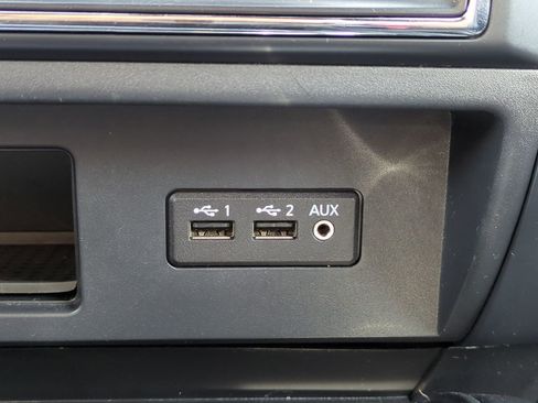 Used 2019 Nissan Titan SL w/ Midnight Edition image 23