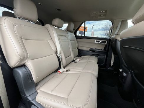 Used 2020 Ford Explorer XLT w/ Equipment Group 202A image 22