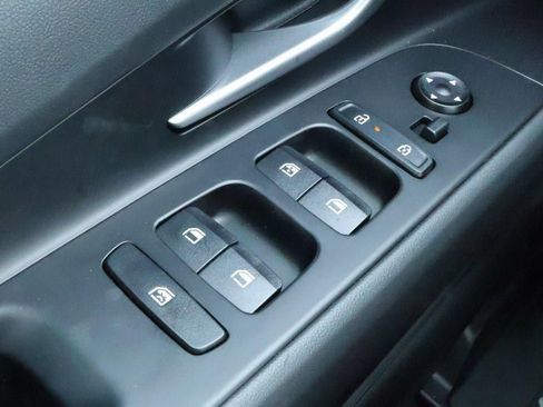 New 2025 Hyundai Elantra SEL image 15