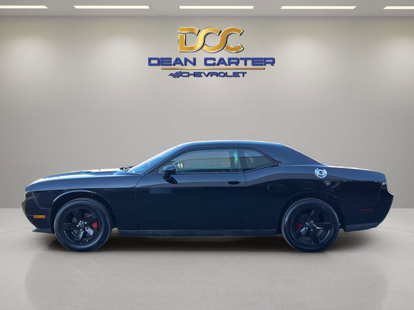Used 2012 Dodge Challenger SXT RWD image 2