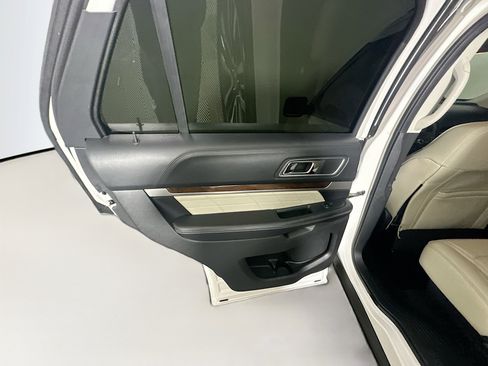 Used 2017 Ford Explorer Platinum image 36