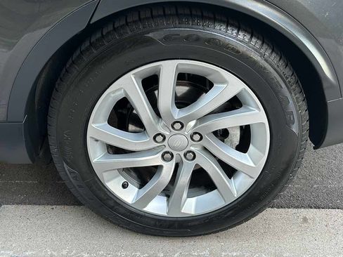Used 2018 Land Rover Discovery SE image 66