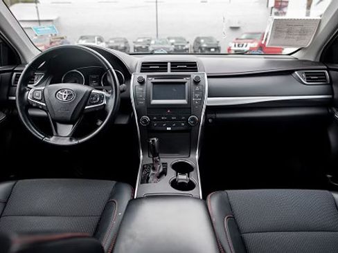 Used 2016 Toyota Camry SE FWD image 11