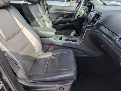 Used 2020 Jeep Grand Cherokee Limited w/ Luxury Group II image 26