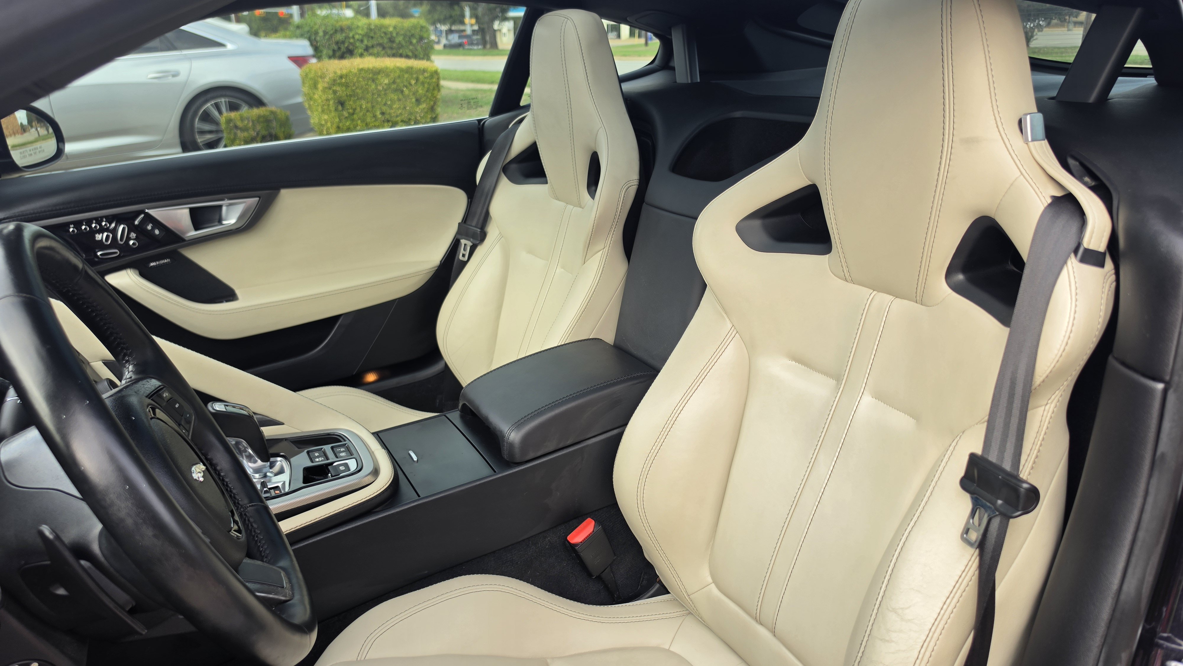 Used 2016 Jaguar F-TYPE Coupe RWD image 22