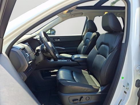 Used 2024 Nissan Pathfinder SL w/ SL Premium Package AWD/4WD image 14