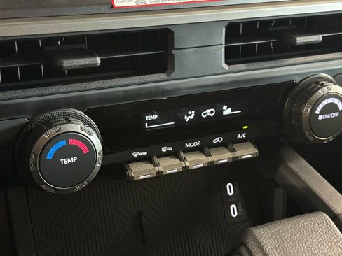 New 2026 Toyota 4Runner SR5 AWD/4WD image 25