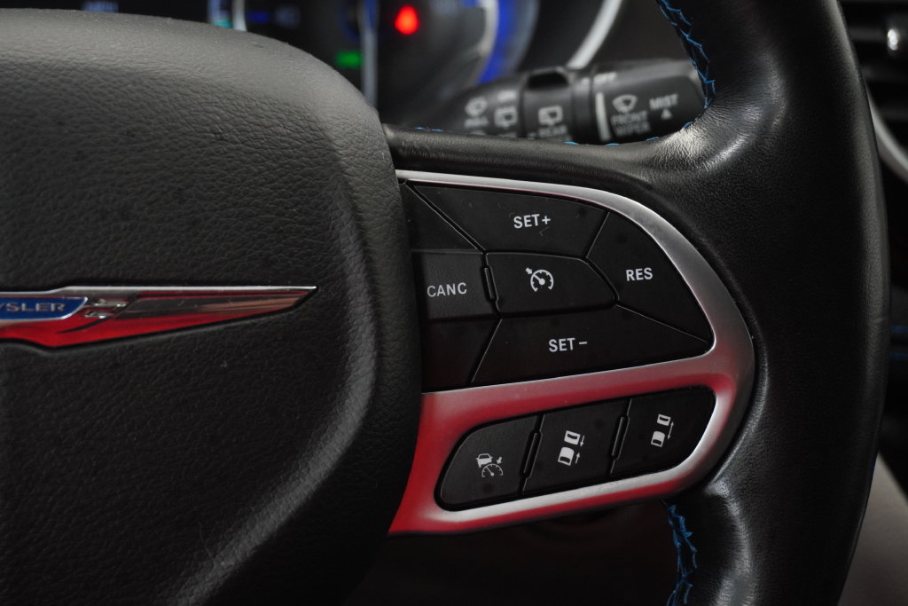Certified 2021 Chrysler Pacifica Touring-L FWD image 32