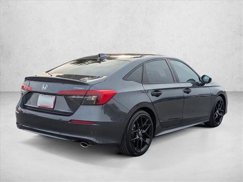Used 2023 Honda Civic Sport image 5