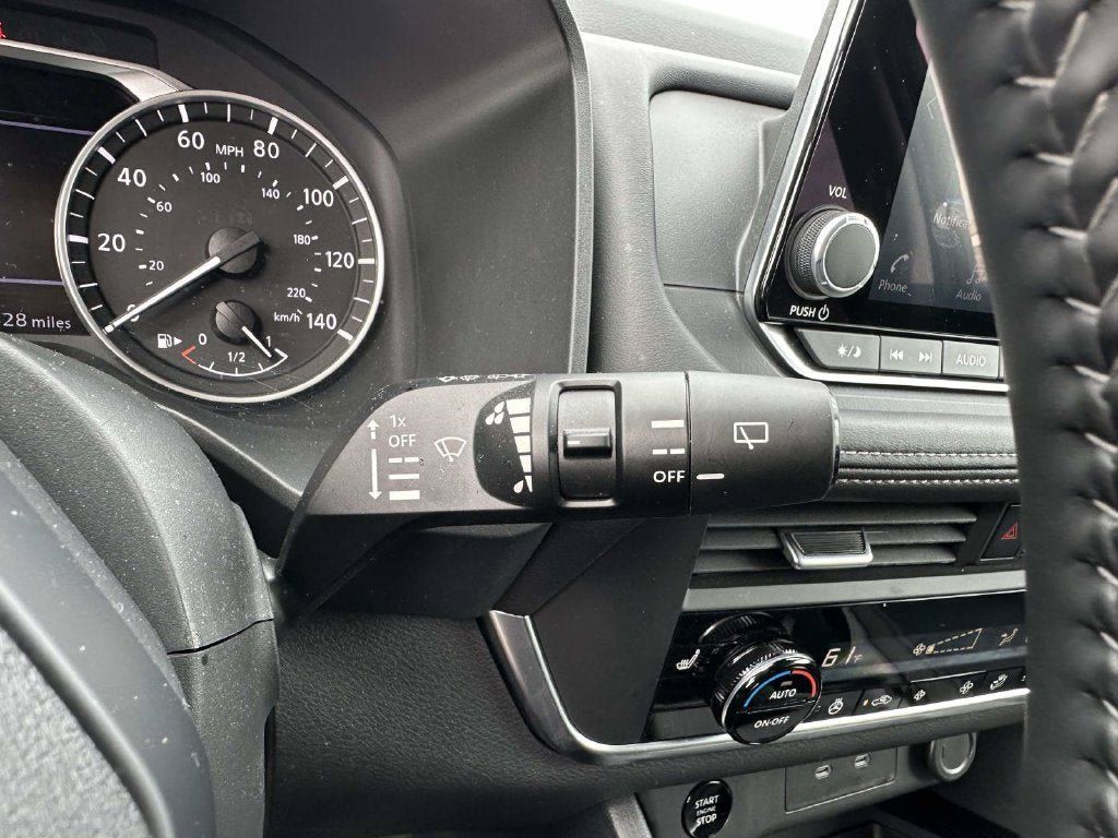 Certified 2025 Nissan Rogue SV w/ SV Premium Package AWD/4WD image 27