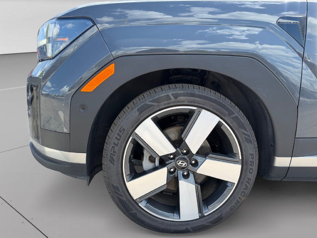 Used 2025 Hyundai Santa Fe Limited FWD image 30