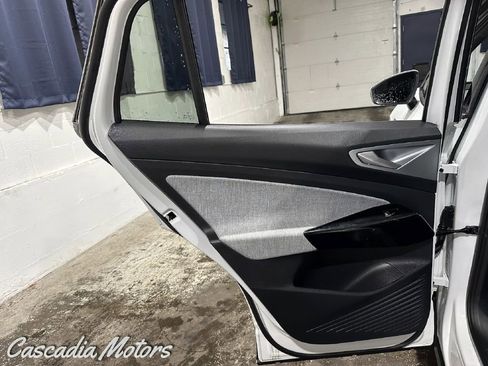 Used 2023 Volkswagen ID.4 Pro image 21