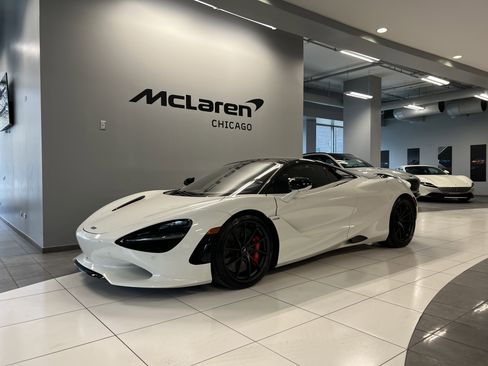 Used 2024 McLaren 750S Spider image 13