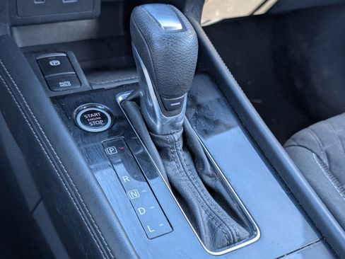 Used 2022 Nissan Kicks SV image 12