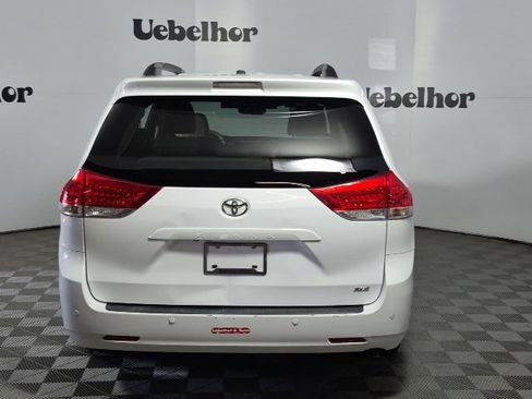 Used 2013 Toyota Sienna XLE image 6