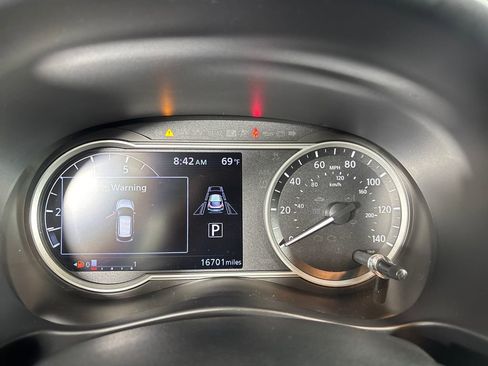 Used 2020 Nissan Kicks SV image 13